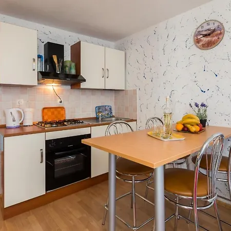 A4 - Modern Apt W Terrace 3 Min Walk To Beach Διαμέρισμα *