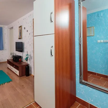 A4 - Modern Apt W Terrace 3 Min Walk To Beach